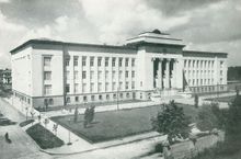 Gmach główny Akademii Górniczej w 1938 roku